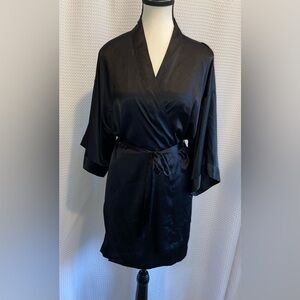 Women’s VICTORIA SECRET satin black robe size small/medium‎